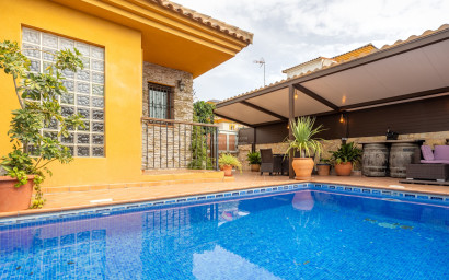 Resale - Townhouse -
Los Montesinos - La Herrada