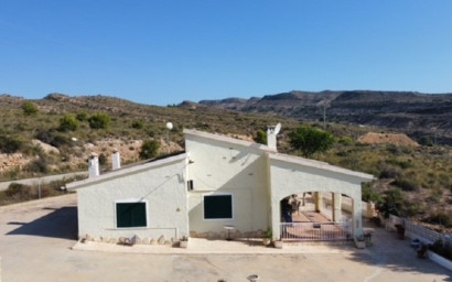 Resale - Villa -
Crevillente